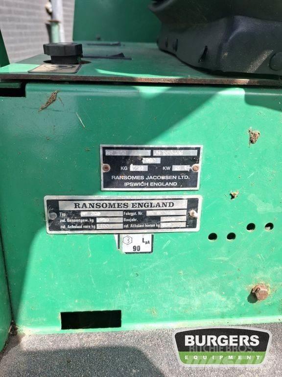Ransomes AR250 Corta-Relvas Riders