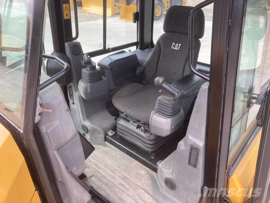 CAT D 6 K 2 LGP Dozers - Tratores rastos