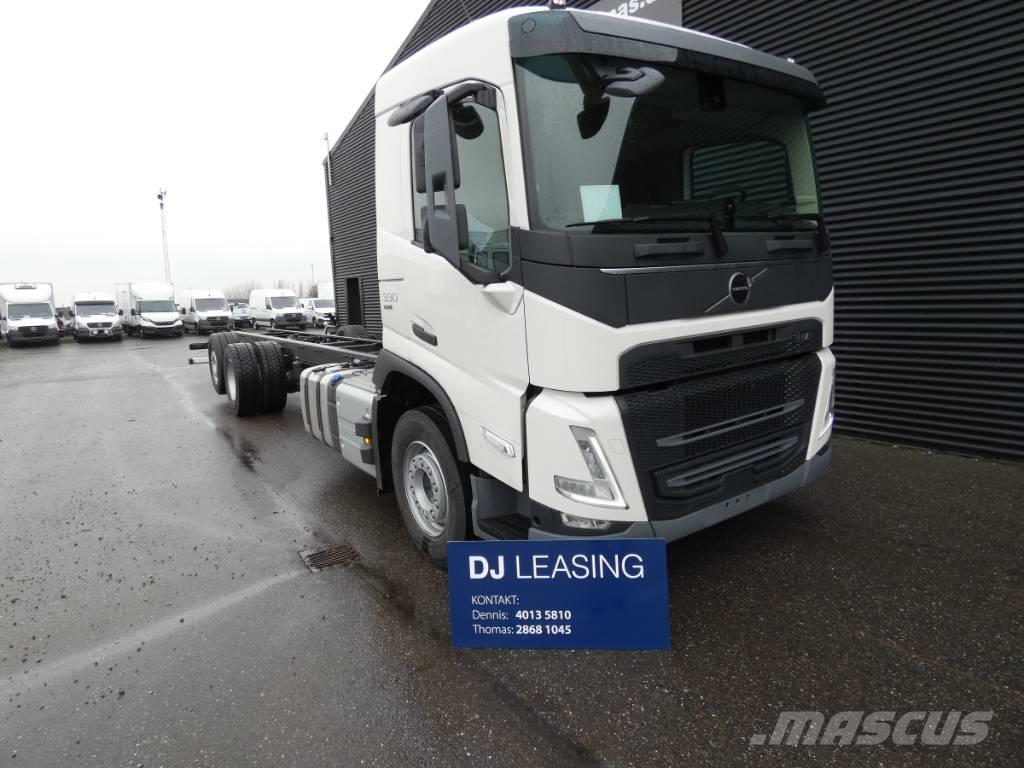 Volvo FM 330 Camiões de chassis e cabine