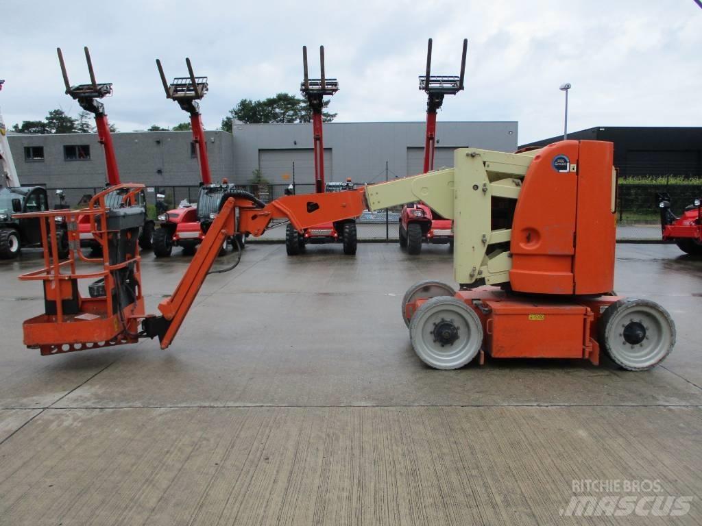JLG E 300 AJP (718) Plataformas de braço compactas auto-propulsão