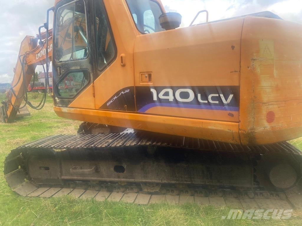 Doosan DX 140 Escavadoras de rodas