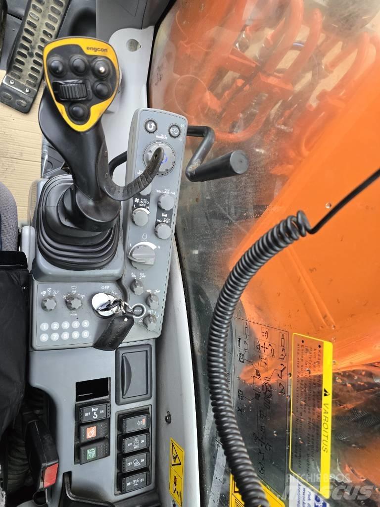 Hitachi ZX 220W-5 Escavadoras de rodas
