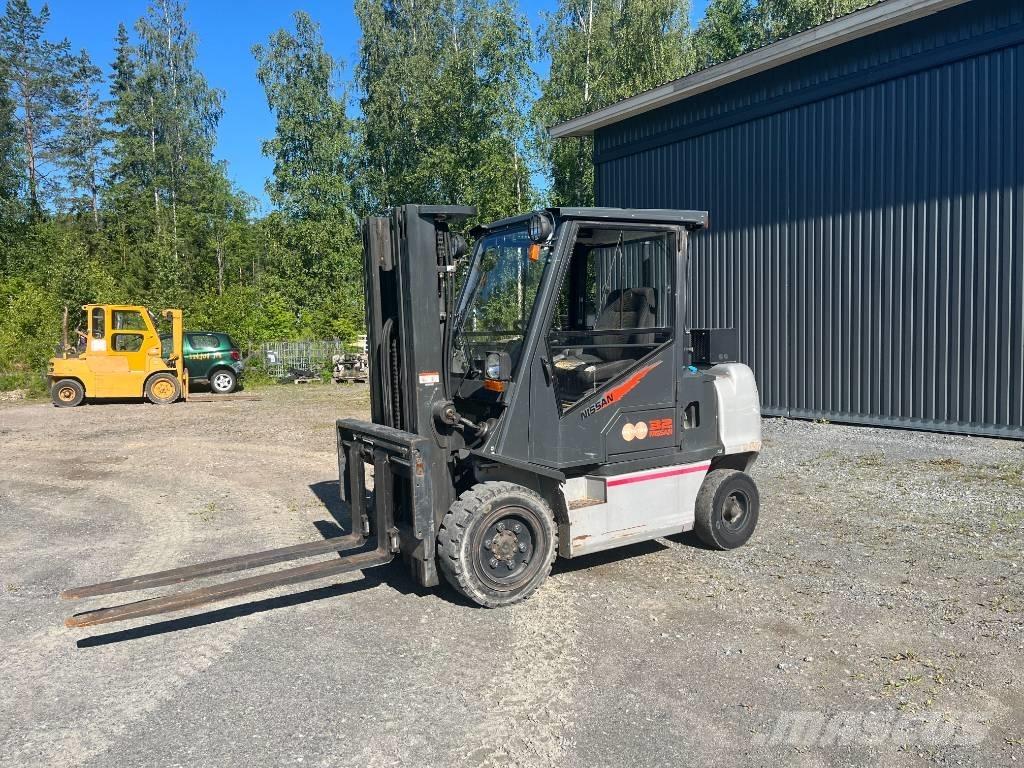 Nissan FGD02A320 Empilhadores Diesel