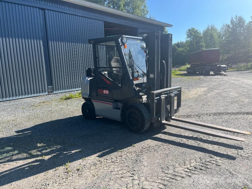 Nissan FGD02A320 Empilhadores Diesel