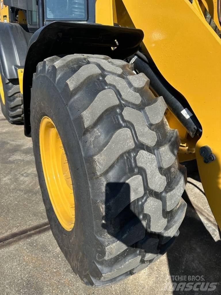 CAT 908 Pás carregadoras de rodas