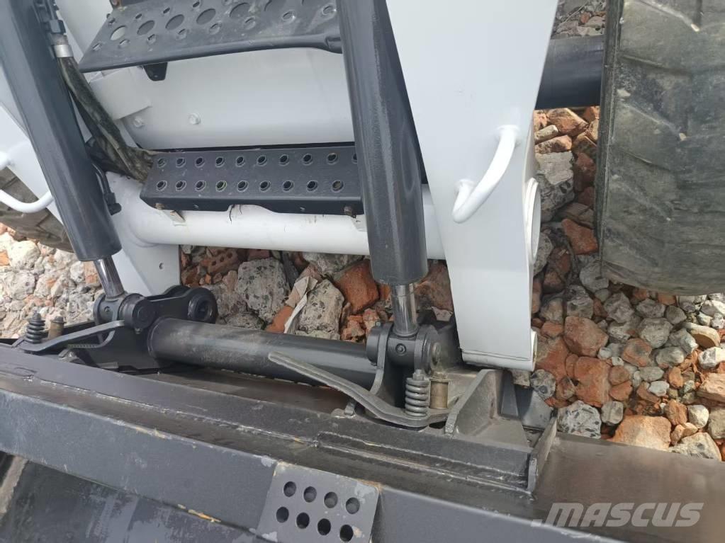 Bobcat S 220 Carregadoras de direcção deslizante