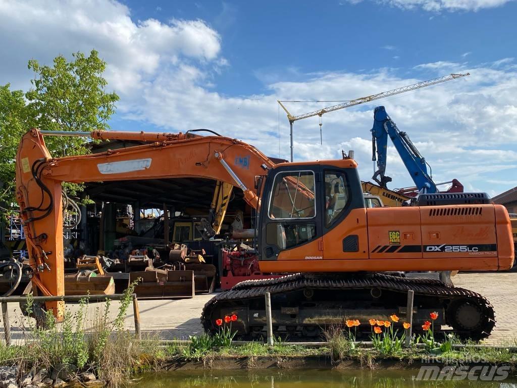 Doosan DX 255 NLC Escavadoras de rastos