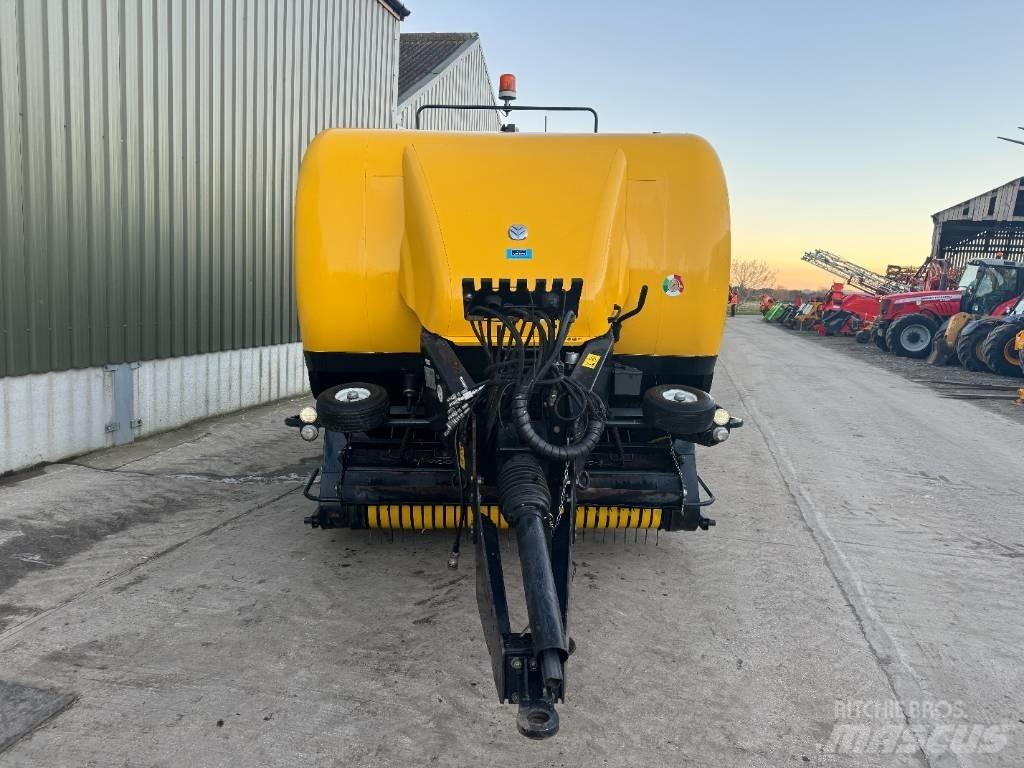 New Holland BB 9060 Enfardadeira de fardos quadrados
