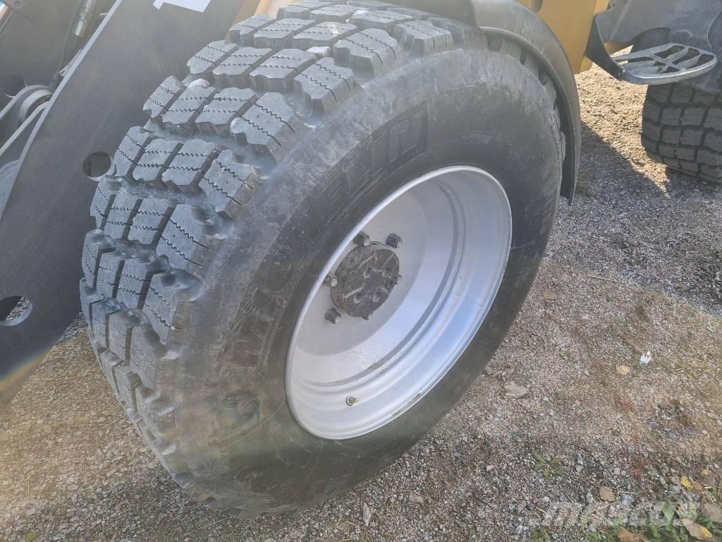 Volvo L25F Carregadoras de direcção deslizante