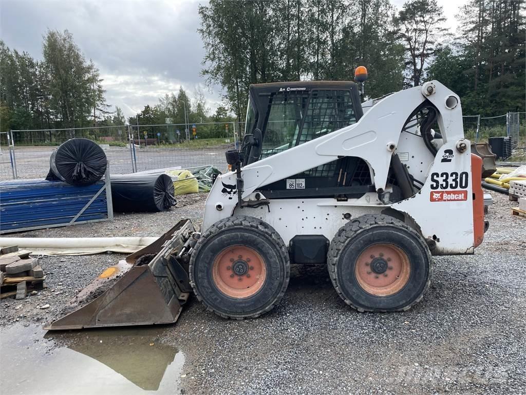Bobcat S330 Carregadoras de direcção deslizante