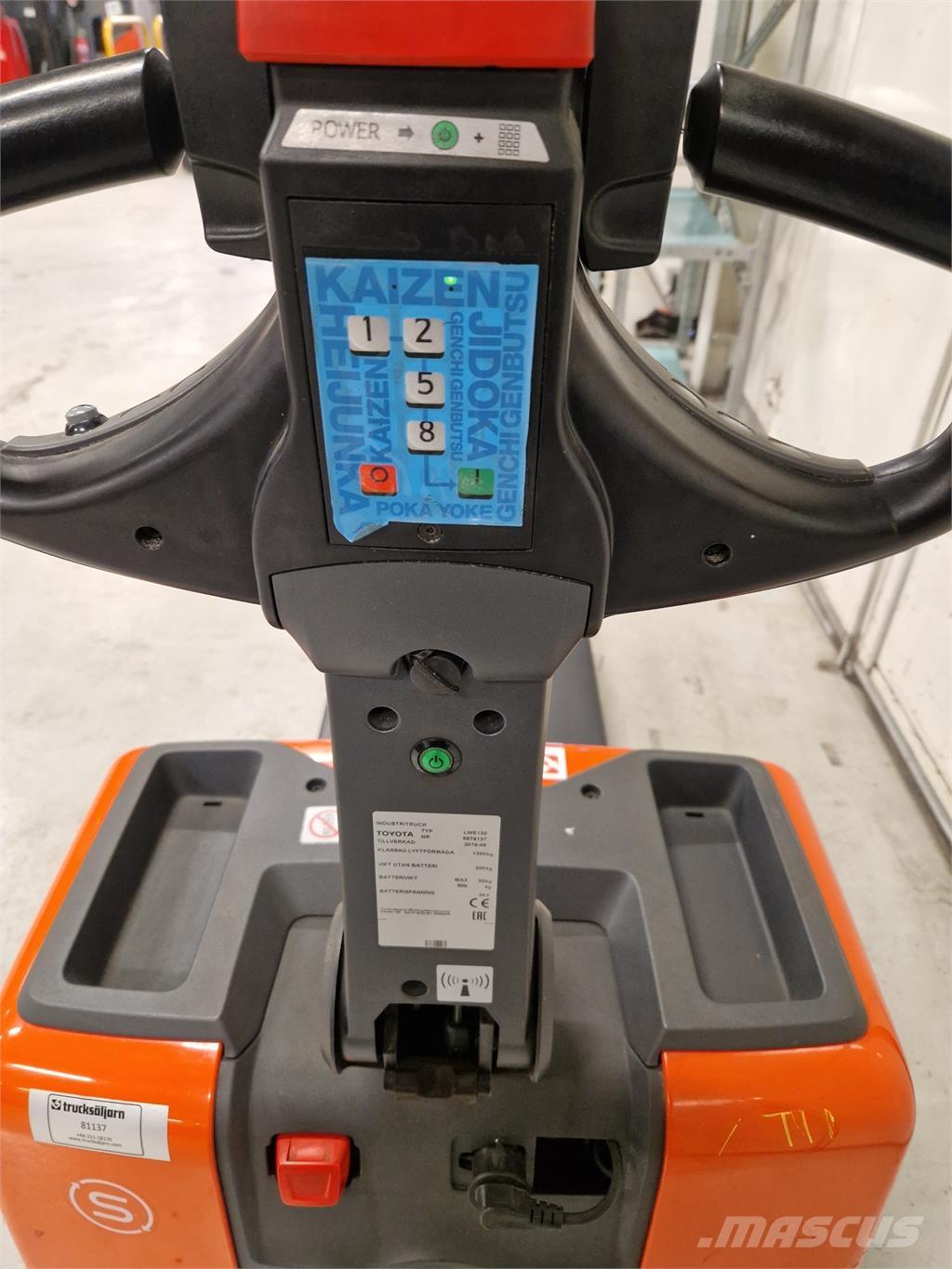 Toyota LWE130 Empilhador para operador externo