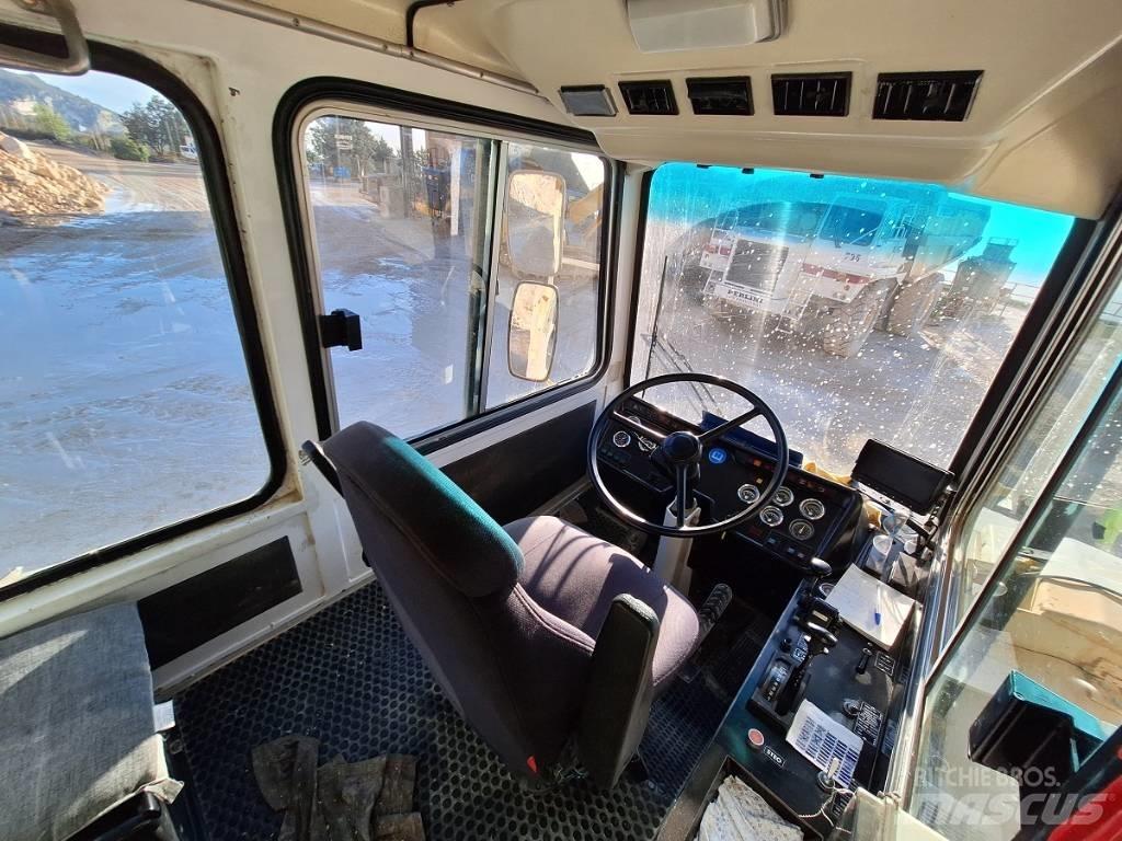 Perlini D655E Camiőes dumper basculantes rígidos
