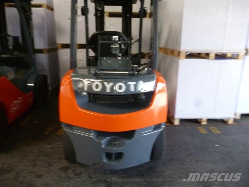 Toyota 02-8FGF25 Empilhadores a gás