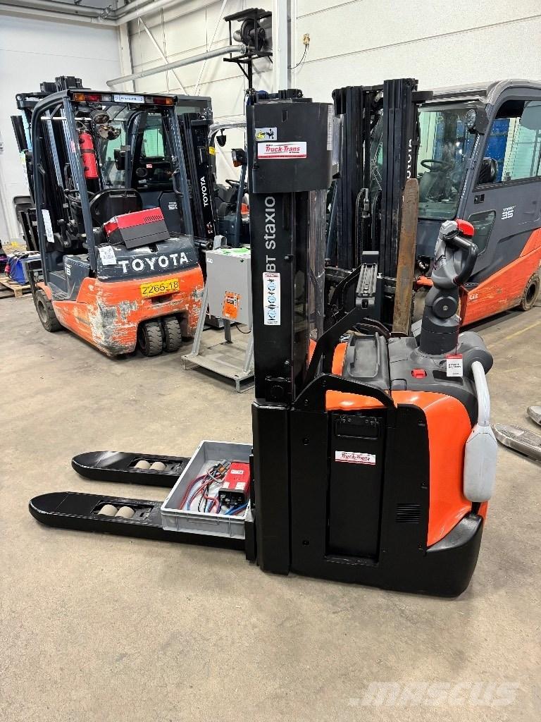 Toyota SPE160L Empilhador para operador externo