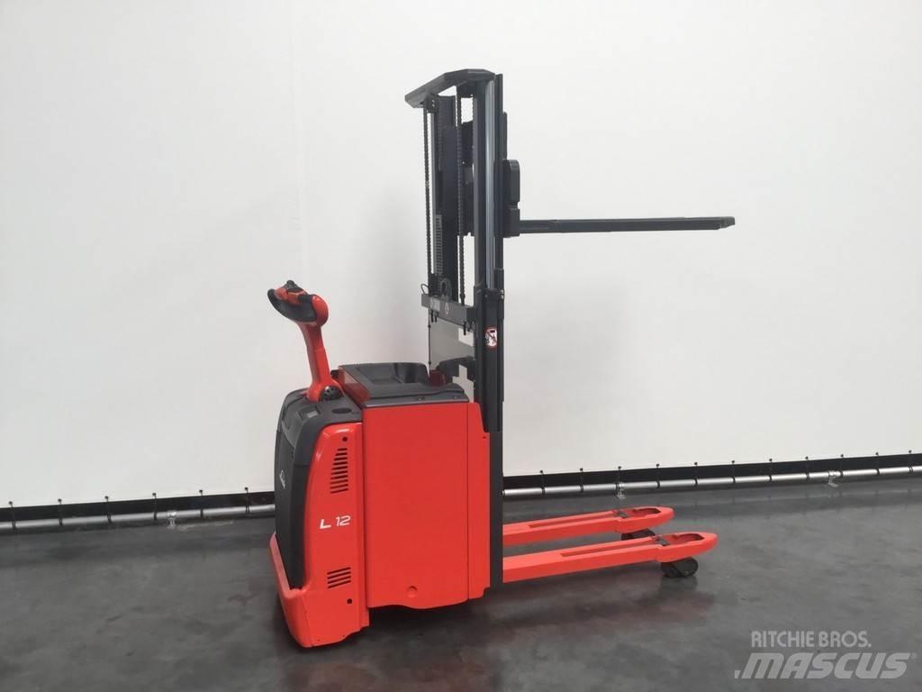 Linde L 12 L Empilhador para operador externo