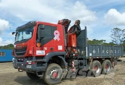 Iveco Trakker 410 Camiões grua
