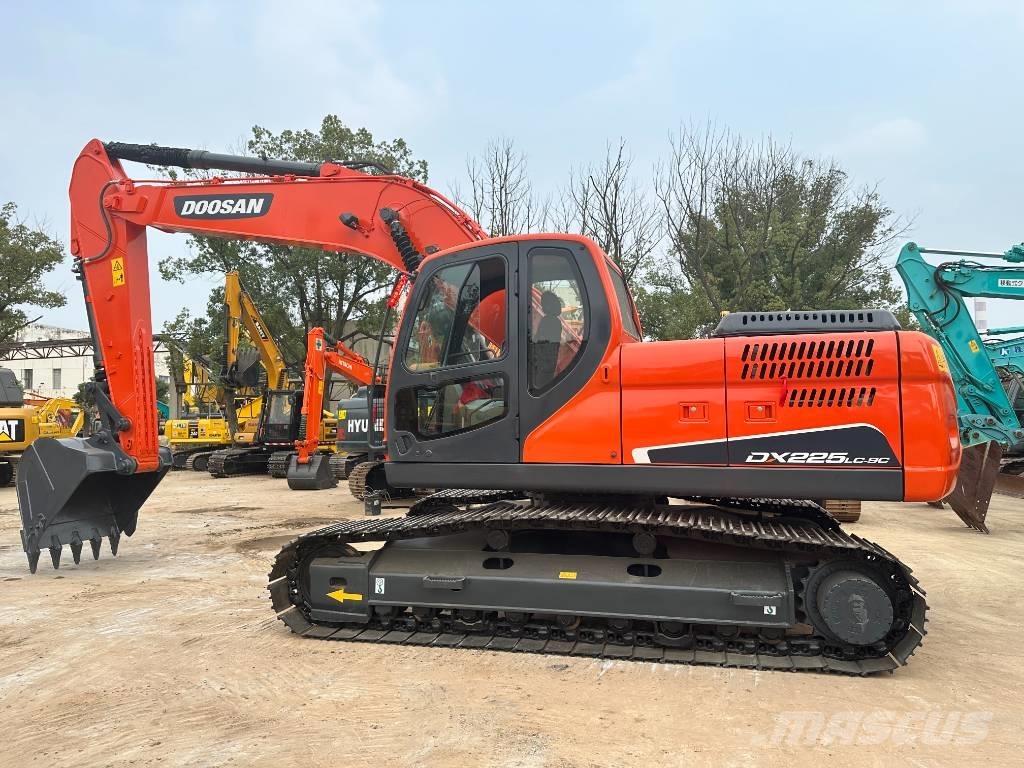 Doosan DX 225 LC-9 Escavadoras de rastos