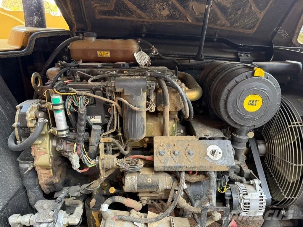 CAT TH 330 B Manipuladores telescópicos