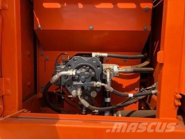 Doosan DX 225 Escavadoras de rastos