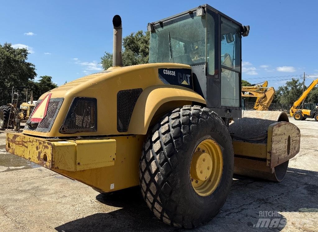 CAT CS 663 E Compactadores para terra