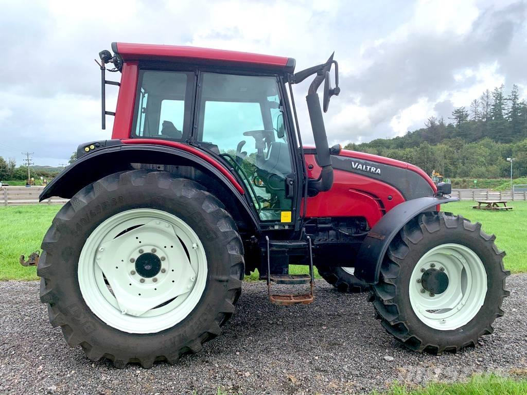 Valtra N101 Tractor Tractores florestais