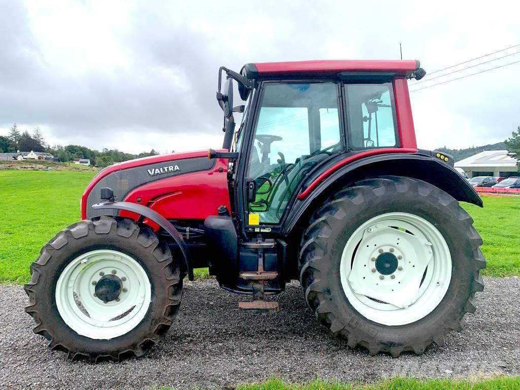 Valtra N101 Tractor Tractores florestais