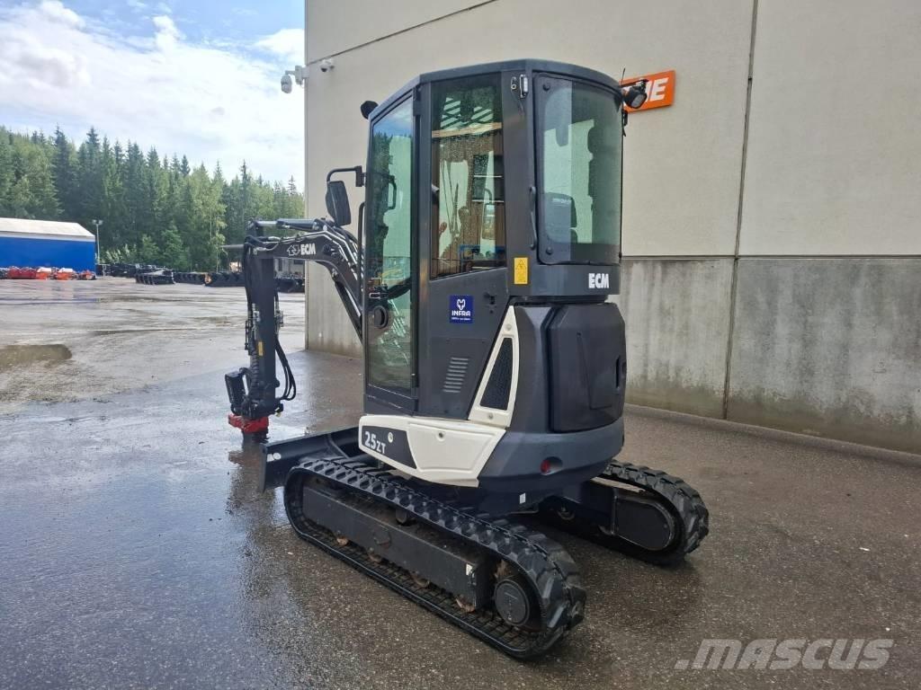 ECM 25 ZT Mini Escavadoras <7t