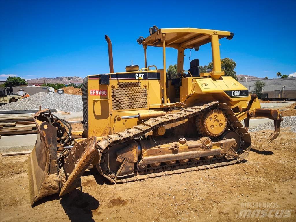 CAT D 6 M XL Dozers - Tratores rastos
