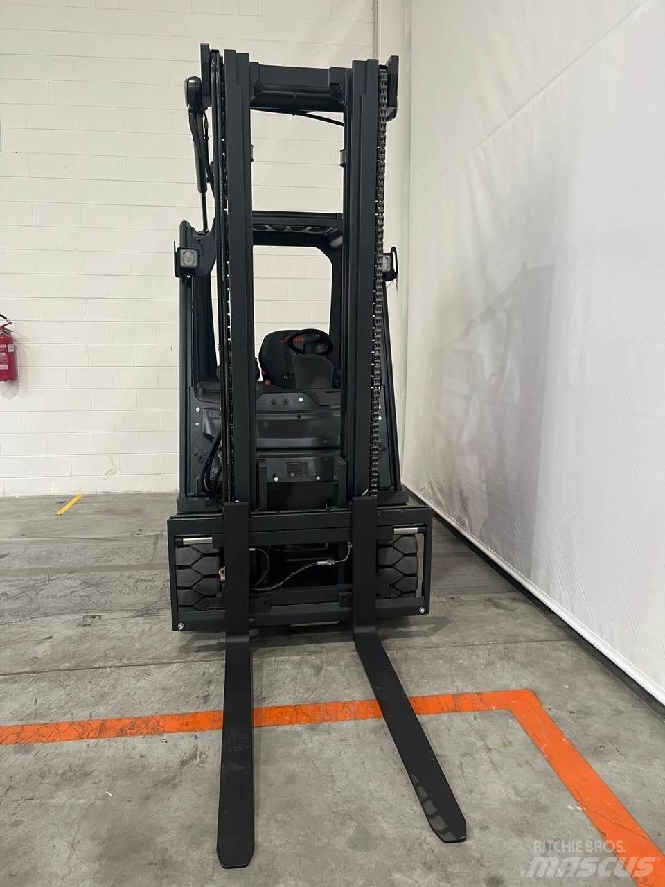 Linde E30-01 Empilhadores eléctricos