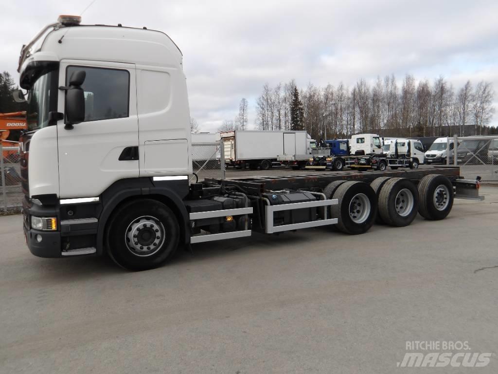 Scania R730 8x4 Camiões de chassis e cabine