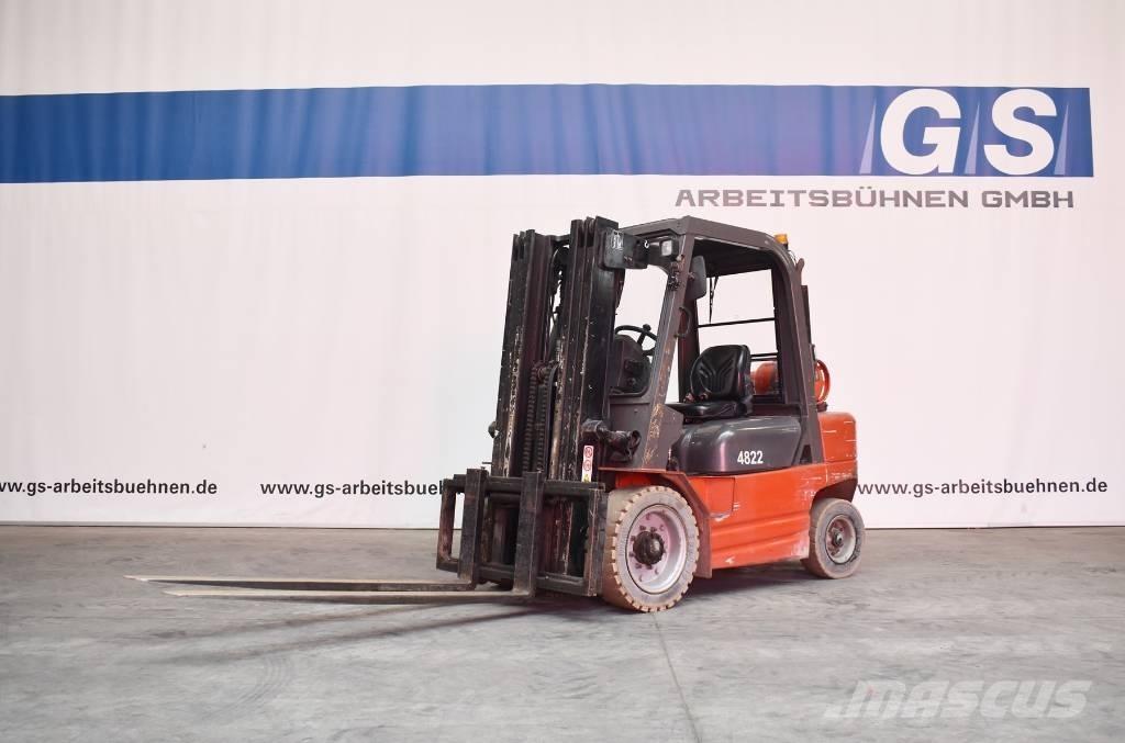 Manitou CG 30 P Empilhadores a gás