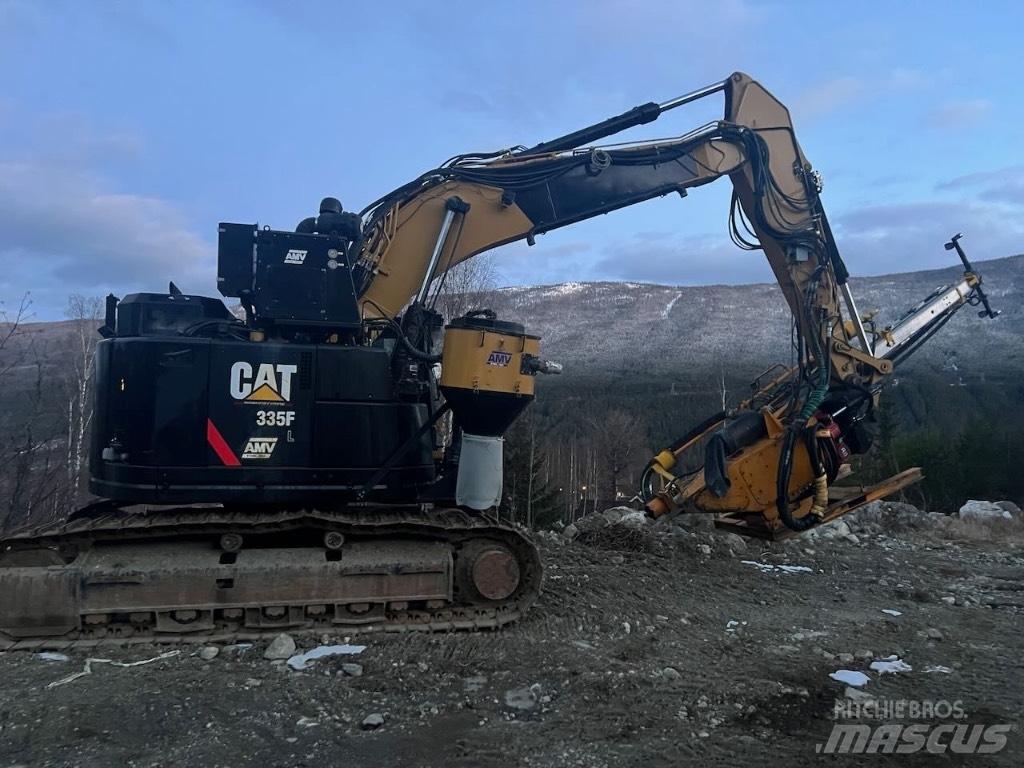 CAT 335 F L CR Perfuradoras de superfície