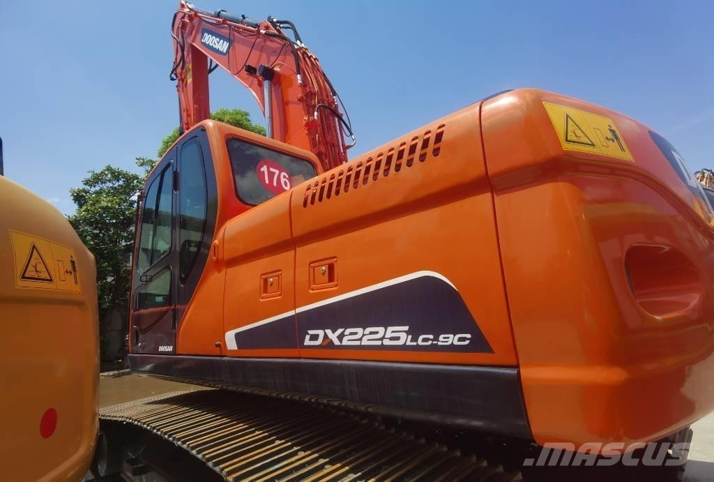 Doosan DX 225 LC Escavadoras de rastos