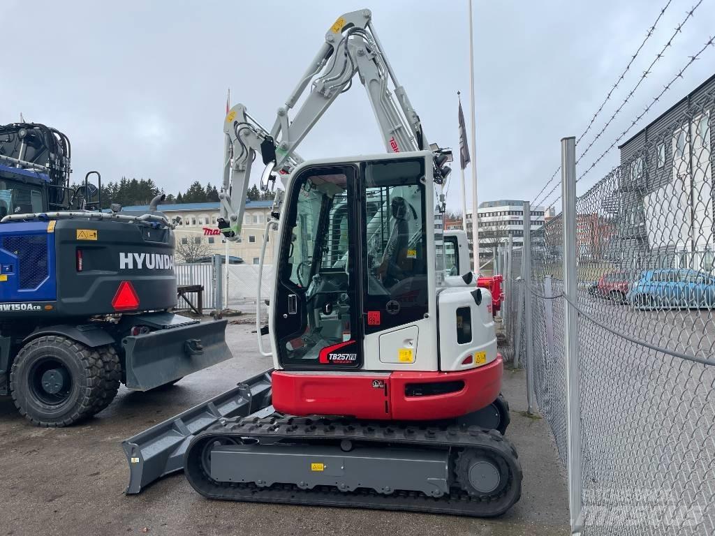 Takeuchi TB 257 FR Mini Escavadoras <7t