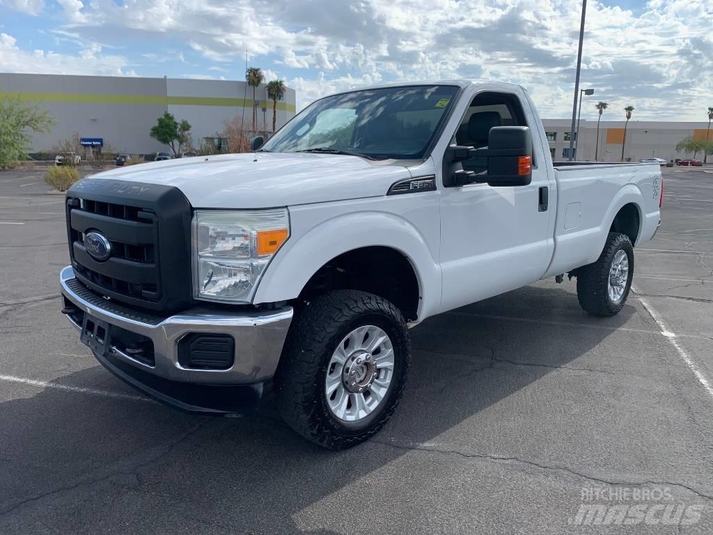 Ford F 350 Camiões de caixa fechada