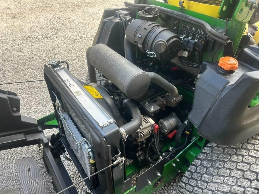 John Deere 997 Corta-Relvas Zero turn