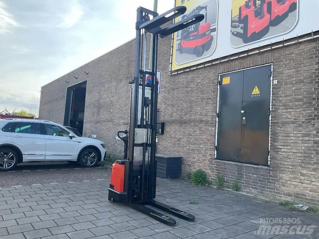 Toyota BT SWE120L Empilhador para operador externo