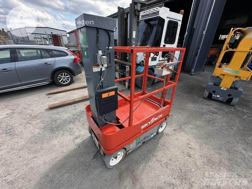 SkyJack SJ 12 Plataformas de Mastro Vertical