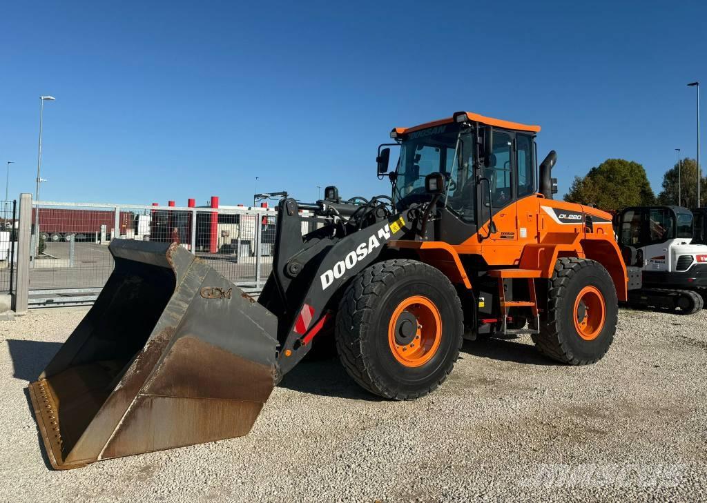 Doosan DL 220-5 Pás carregadoras de rodas