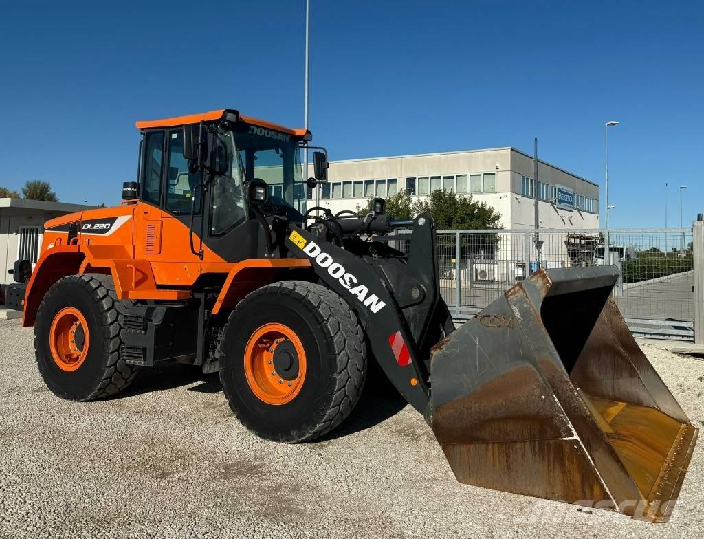 Doosan DL 220-5 Pás carregadoras de rodas