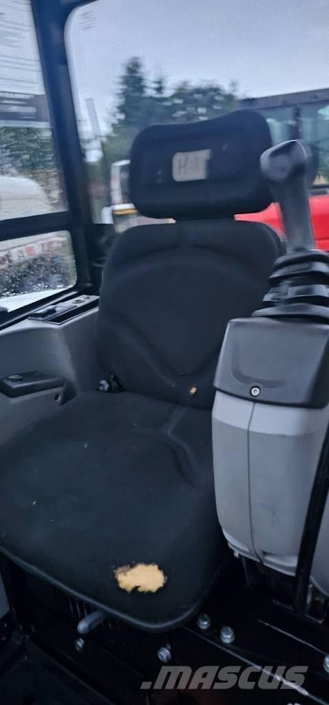 CAT 302.7 D CR Mini Escavadoras <7t