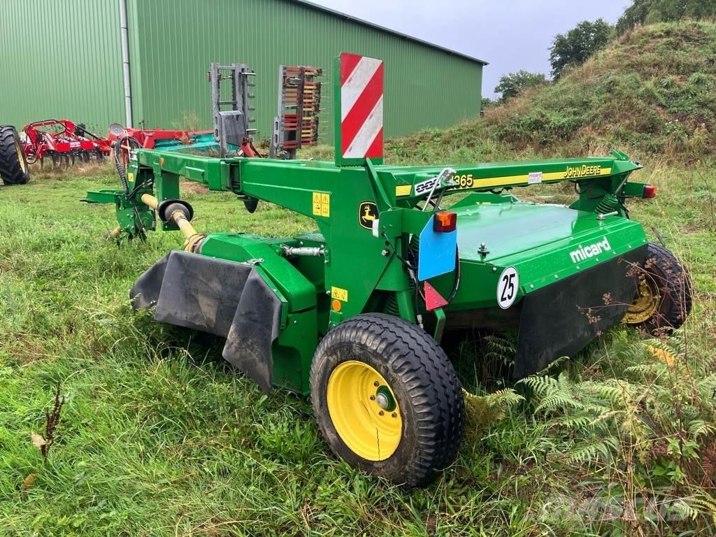 John Deere 1365 Corta-Relvas montadas e arrastadas