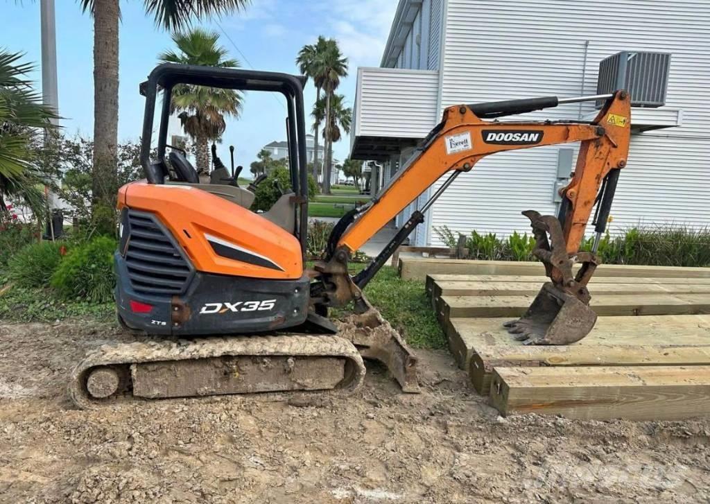 Doosan DX 35 Mini Escavadoras <7t