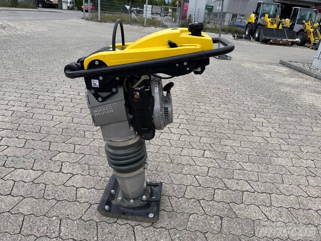 Wacker Neuson BS60-2 Saltitões
