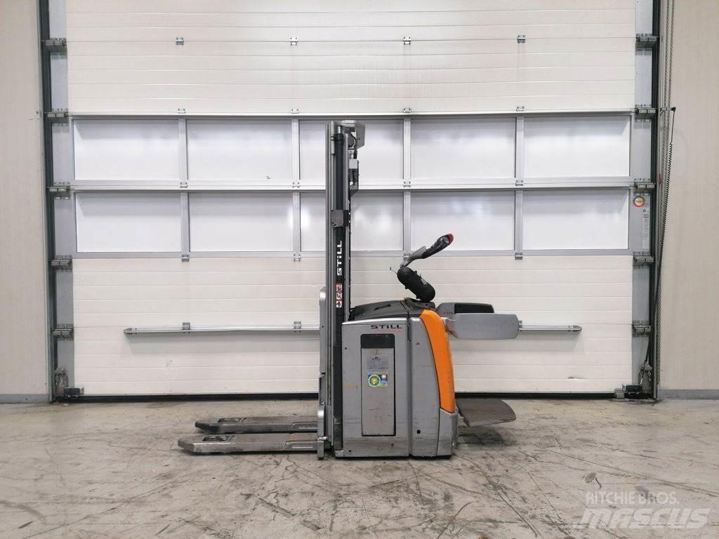 Still EXV SF 16 Empilhador para operador externo