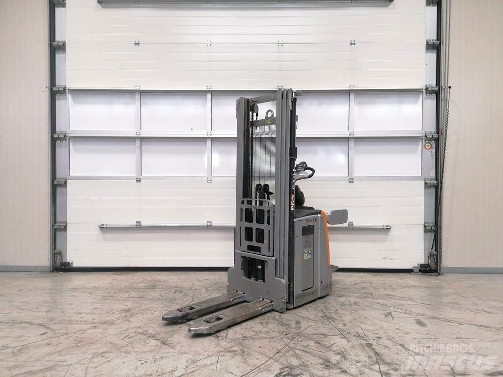 Still EXV SF 16 Empilhador para operador externo