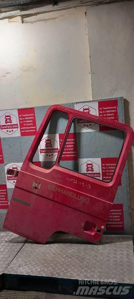 MAN 12.232 left door Cabines e interior