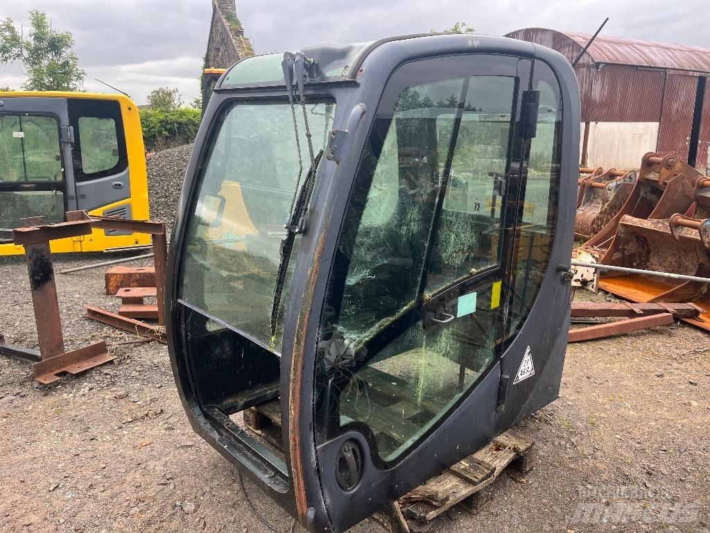 JCB JS220 Cabin / Cab Escavadoras de rastos