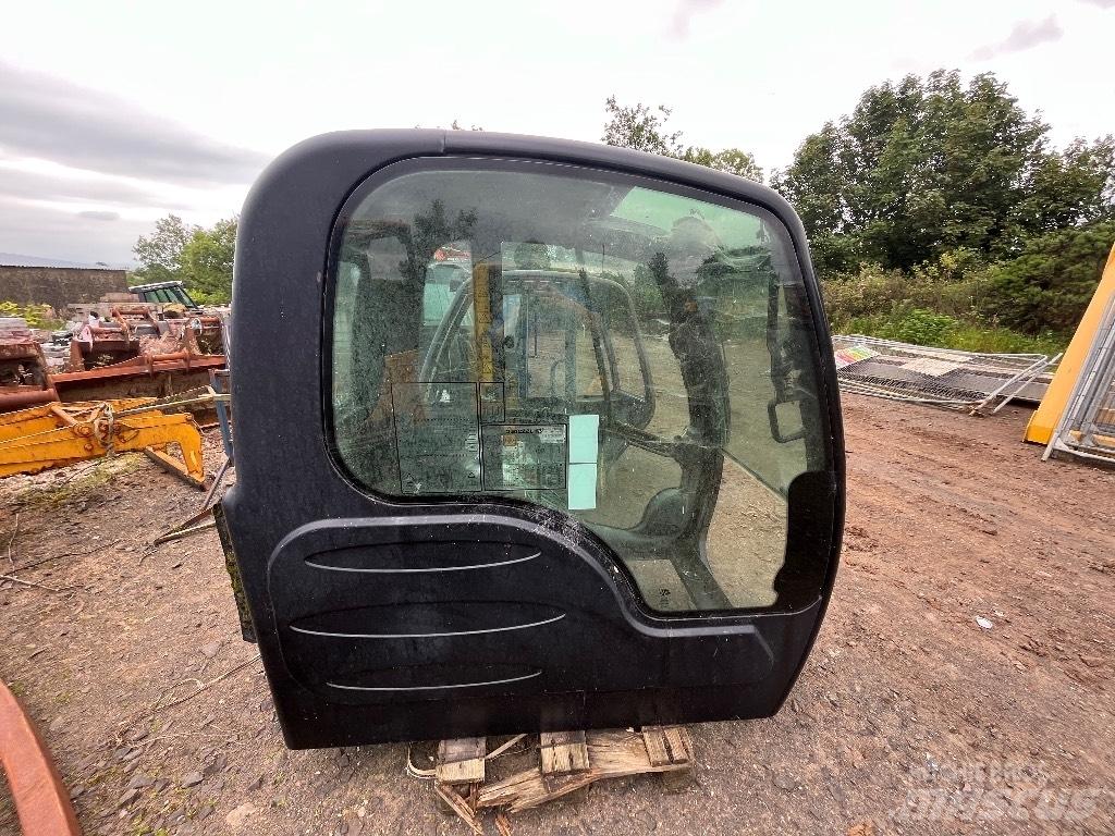 JCB JS220 Cabin / Cab Escavadoras de rastos