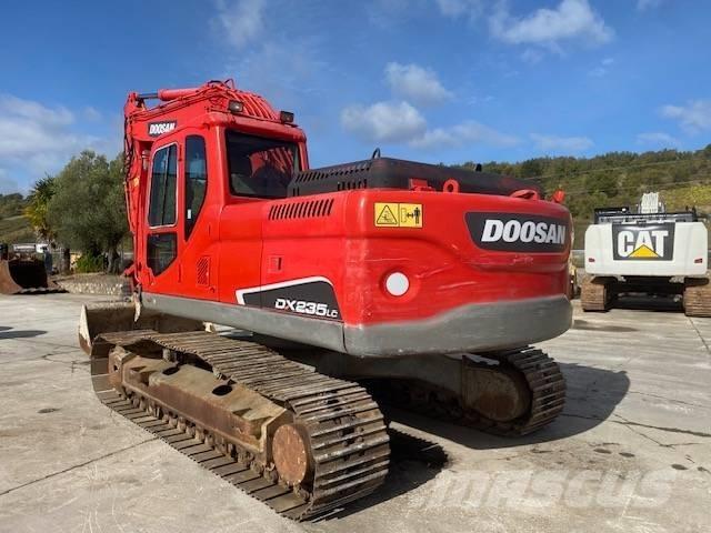 Doosan DX 235 LC Escavadoras de rastos